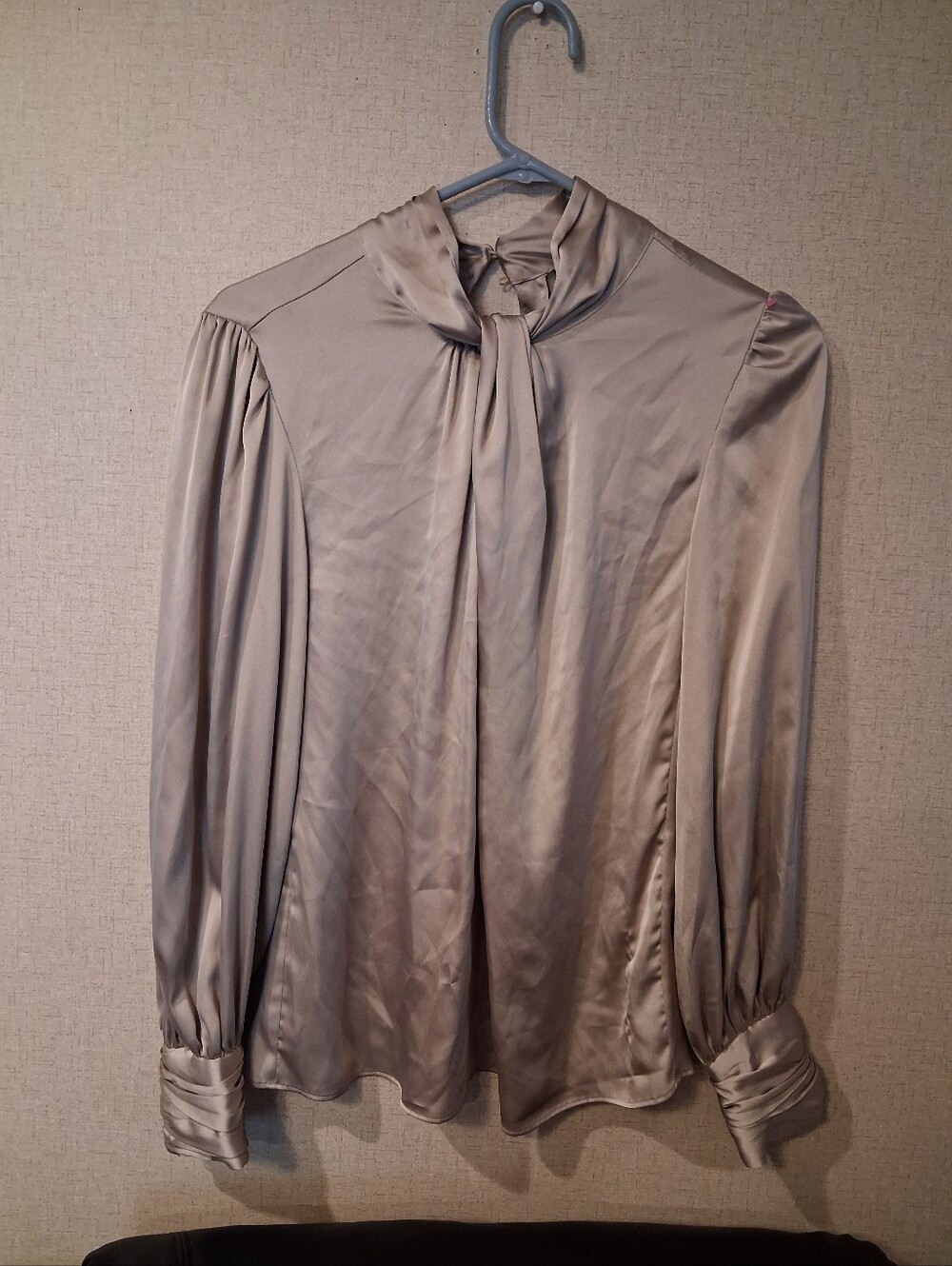 White House Black Market Taupe Satin Tie-Neck Blouse Sz 4